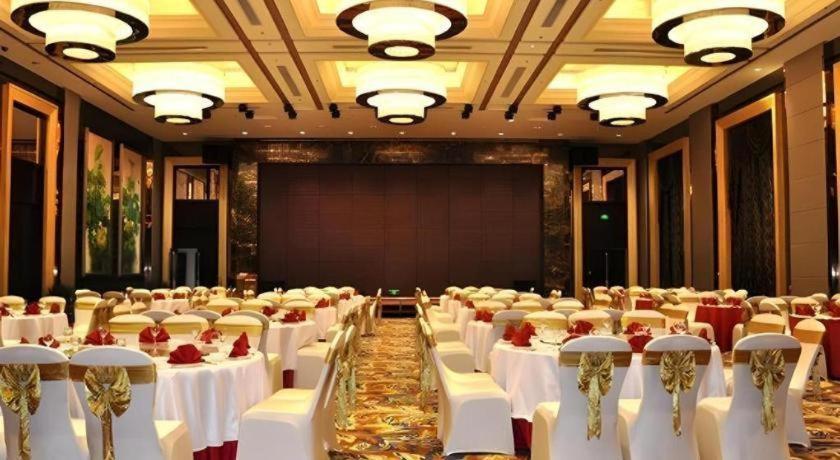 Country Garden Phoenix Hotel שניאנג מראה חיצוני תמונה