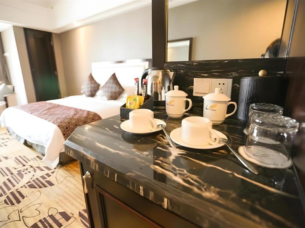 Country Garden Phoenix Hotel שניאנג מראה חיצוני תמונה