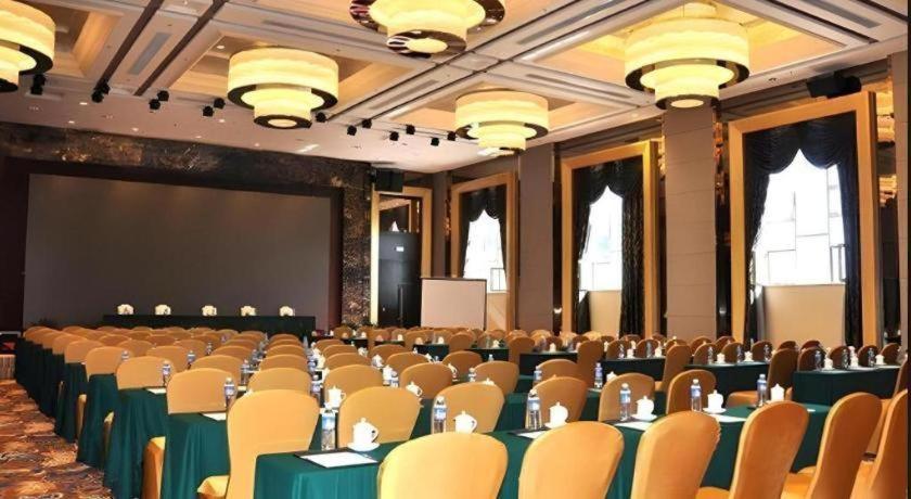 Country Garden Phoenix Hotel שניאנג מראה חיצוני תמונה