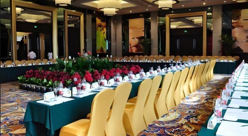 Country Garden Phoenix Hotel שניאנג מראה חיצוני תמונה