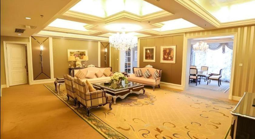 Country Garden Phoenix Hotel שניאנג מראה חיצוני תמונה