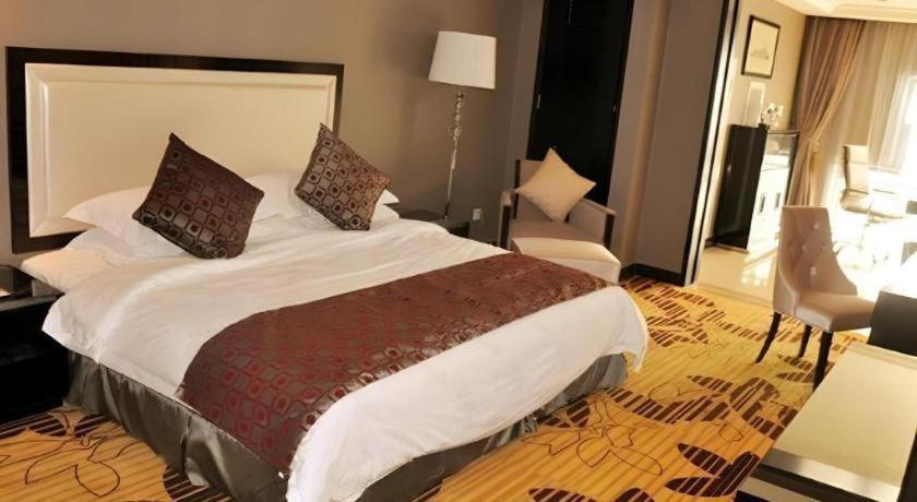 Country Garden Phoenix Hotel שניאנג מראה חיצוני תמונה