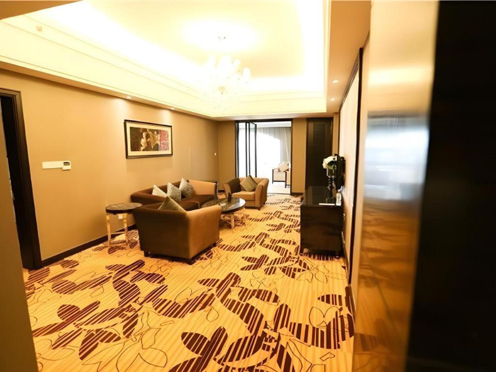 Country Garden Phoenix Hotel שניאנג מראה חיצוני תמונה