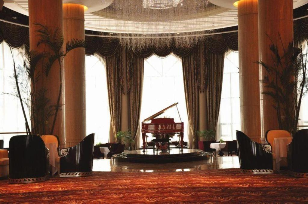 Country Garden Phoenix Hotel שניאנג מראה חיצוני תמונה