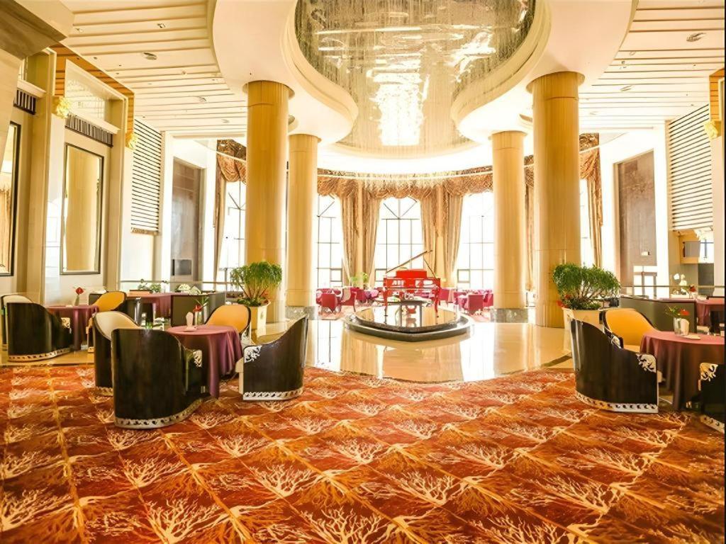Country Garden Phoenix Hotel שניאנג מראה חיצוני תמונה